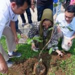 Camel Petir Kunjungi Giat Penanaman Pohon Forum Komunikasi Bela Negara di Bogor